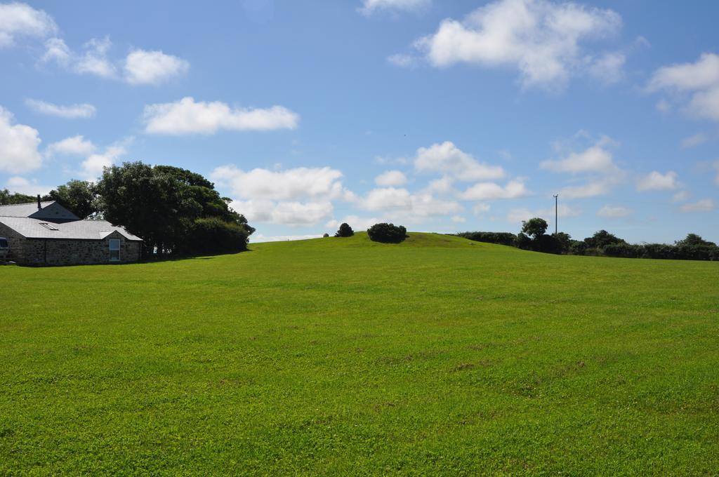 הוילה Gwalchmai The Barn At Cae Bach מראה חיצוני תמונה